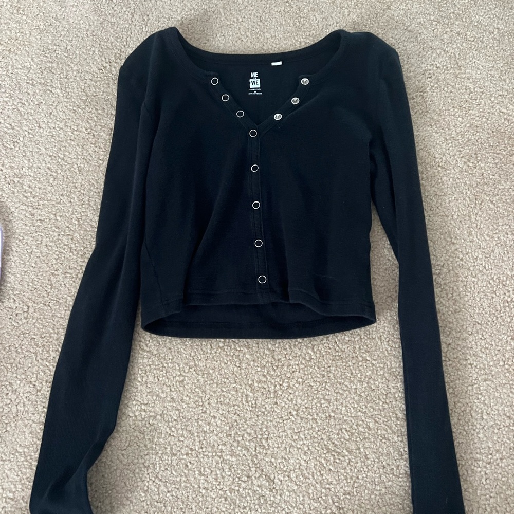 H&M Black Cropped Button-Down Shirt